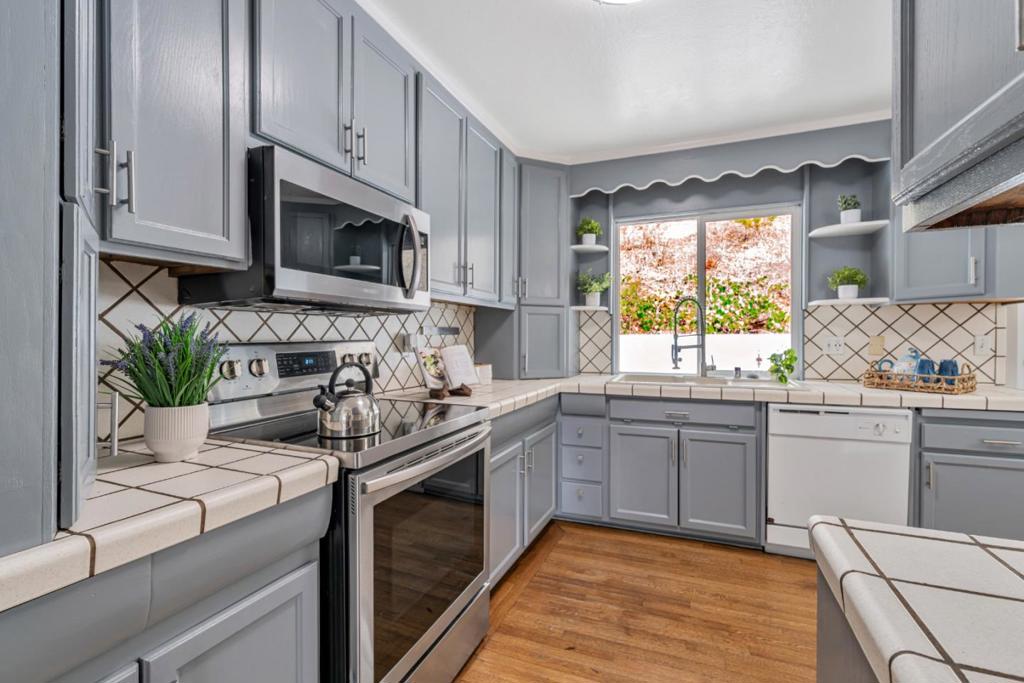 71Bbb48B C821 4790 A48A 90281F53667F 281 Piedmont Avenue, Pacifica, Ca 94044 &Lt;Span Style='BackgroundColor:transparent;Padding:0Px;'&Gt; &Lt;Small&Gt; &Lt;I&Gt; &Lt;/I&Gt; &Lt;/Small&Gt;&Lt;/Span&Gt;