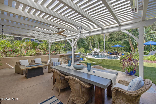 1732 Crooked Trail Place, Westlake Village CA: https://media.crmls.org/mediaz/71bc8b9e-adb7-4d5f-ab27-77cee779fae6.jpg