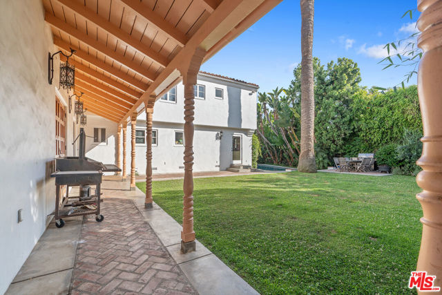 221 S Beverly Glen Boulevard, Los Angeles CA: https://media.crmls.org/mediaz/71be0237-5485-4df5-8ff5-8b60479d15dc.jpg