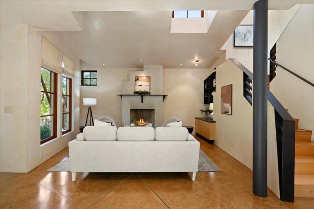 705 University Avenue, Los Altos CA: https://media.crmls.org/mediaz/71be833a-8ae0-4558-a8fb-7f6e4aff9e66.jpg