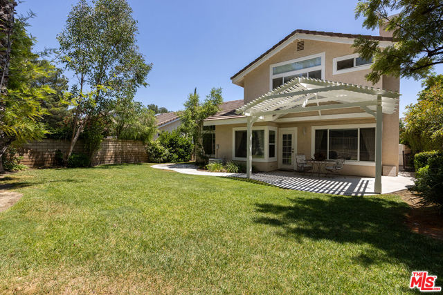 27050 Riversbridge Way, Valencia CA: https://media.crmls.org/mediaz/71be9737-0a84-4d5e-9b95-bfc77f5fcba4.jpg