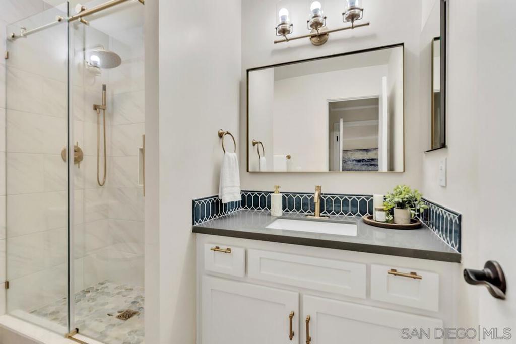 2600 Torrey Pines Rd - photo 16