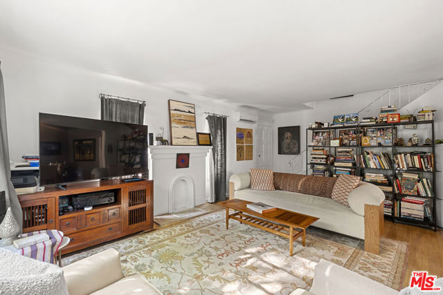 836 Hilldale Avenue, West Hollywood CA: https://media.crmls.org/mediaz/71becac5-6160-43c9-9634-fd7020340dbf.jpg