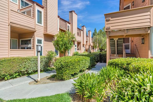 5386 Borneo Circle, San Jose CA: https://media.crmls.org/mediaz/71bef9c0-e4da-4726-ad98-14345baaac67.jpg