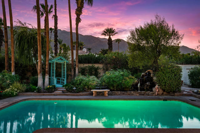 835 N Avenida Palmas, Palm Springs, CA 92262