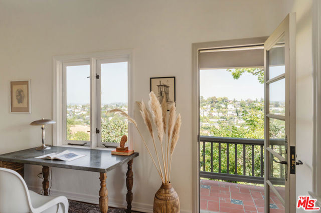 3744 Clayton Avenue, Los Angeles CA: https://media.crmls.org/mediaz/71bf62b5-06f3-44c2-86d3-d3cfdca75172.jpg