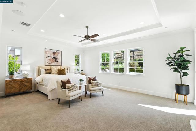 22 W Hill Way, Orinda CA: https://media.crmls.org/mediaz/71bfbc01-ec01-4933-a0d1-29c0239a4d62.jpg