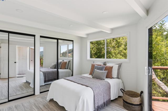 723 Redwood Rd, San Anselmo CA: https://media.crmls.org/mediaz/71c08079-3004-4e24-945a-52924f20f738.jpg