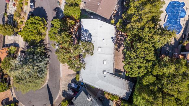 2935 Sherwood Drive, San Carlos CA: https://media.crmls.org/mediaz/71c0cdec-1304-4586-90f9-13064b3c789f.jpg