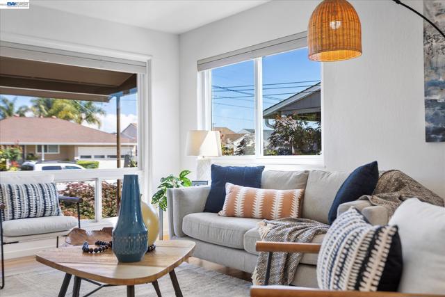 Image 9 of 46 For 831 Casanova Dr