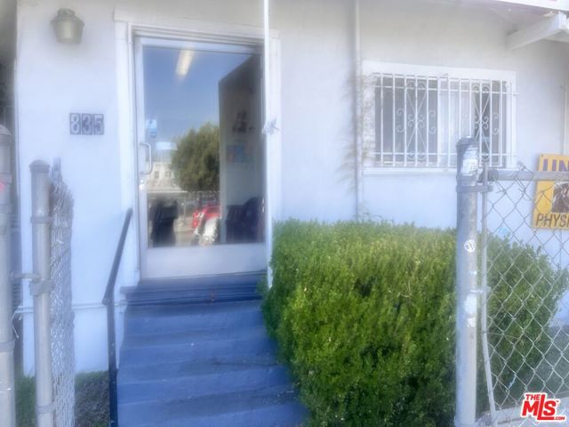 835 N Western Ave, Los Angeles, CA 90029