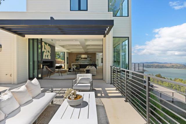 3 Wolfback Ridge Road, Sausalito CA: https://media.crmls.org/mediaz/71c2c95f-ea3f-487b-b280-3fd1d51a363d.jpg