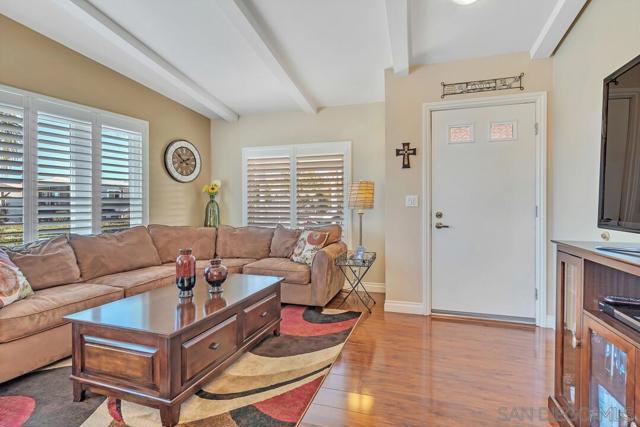 18218 Paradise Mountain Rd, Valley Center CA: https://media.crmls.org/mediaz/71c444bc-ef1f-4e5c-bbca-91ba26a1abc2.jpg