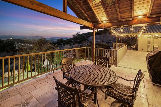 18351 WOODS HILL, Ramona CA: https://media.crmls.org/mediaz/71c47130-028e-4578-a4dd-b4feb2c6cf27.jpg