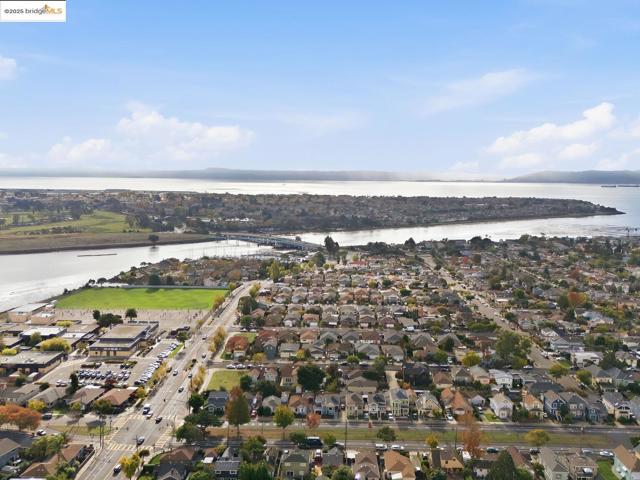 3274 Encinal Ave, Alameda CA: https://media.crmls.org/mediaz/71c4c94e-4cc6-4fe2-be38-80c266ed1f5d.jpg