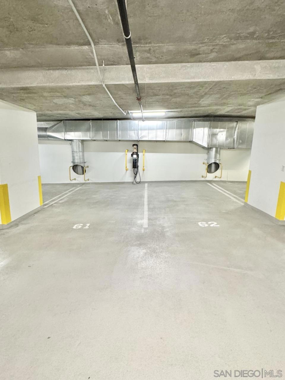 https://media.crmls.org/mediaz/71c55cbc-081e-4856-a965-c4b15b568982.jpg?preset=X-Large