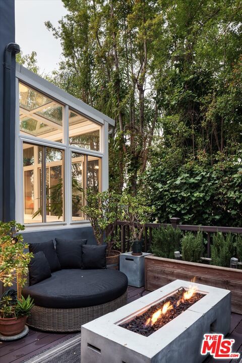 11372 Brill Drive, Studio City CA: https://media.crmls.org/mediaz/71c57149-e3b4-4a64-aae5-9338906310a9.jpg