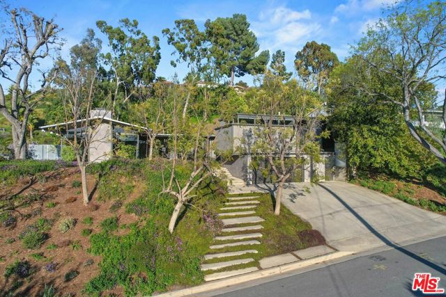 4750 Poe Avenue, Woodland Hills, California 91364, 4 Bedrooms Bedrooms, ,1 BathroomBathrooms,Single Family Residence,For Sale,Poe,24381941
