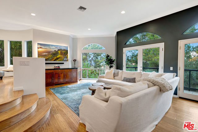 4102 Cachalote Street, Woodland Hills CA: https://media.crmls.org/mediaz/71c5ef89-ee52-432a-b45e-b7d446d47b13.jpg
