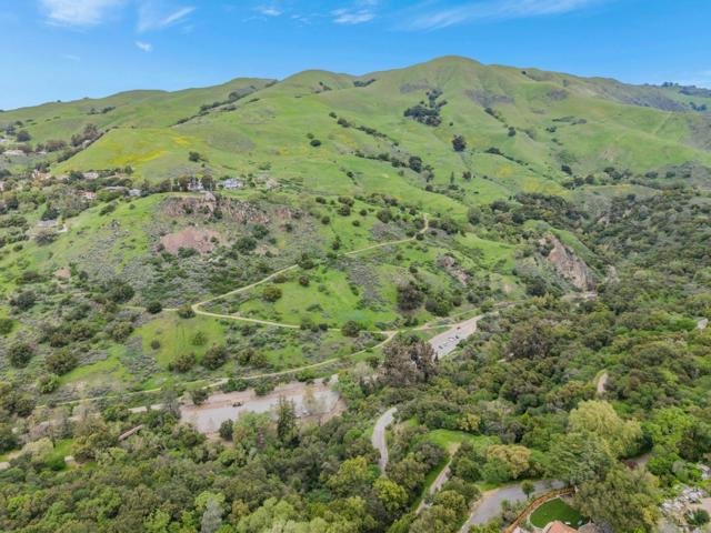 11020 Enchanto Vista Drive, San Jose CA: https://media.crmls.org/mediaz/71c64b70-a730-44ef-b337-ef039fa70c71.jpg
