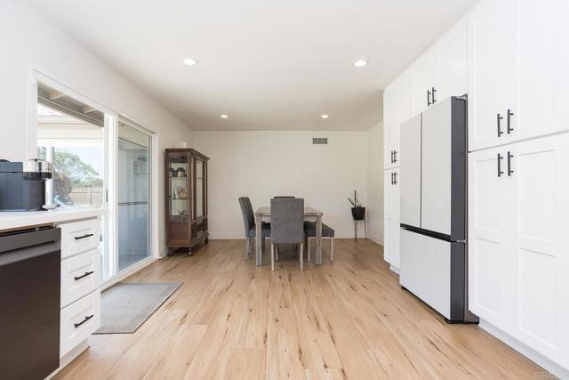 Detail Gallery Image 14 of 53 For 5627 Yerba Anita, San Diego,  CA 92115 - 4 Beds | 2 Baths