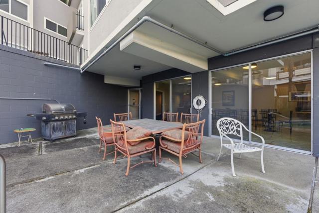 111 Wellesley, Redwood City CA: https://media.crmls.org/mediaz/71c6e225-aa7a-4f61-926d-e6fea0715fa4.jpg