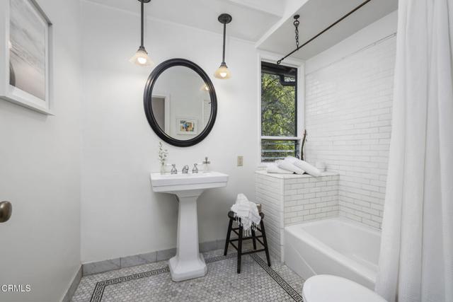 Detail Gallery Image 15 of 53 For 1556 Scenic Dr, Pasadena,  CA 91103 - 2 Beds | 1 Baths