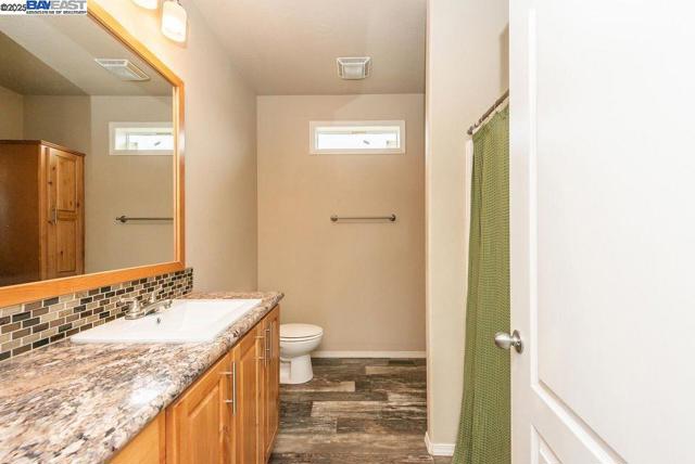 21679 Squaw Grass Trail, Redding CA: https://media.crmls.org/mediaz/71c7f3ac-08ed-4d69-ad19-e26e66d53133.jpg