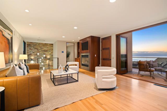 1876 Little Street, La Jolla CA: https://media.crmls.org/mediaz/71c82f08-f69b-4bcc-9d45-a37b768e661e.jpg