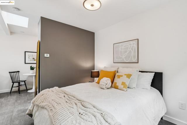 6232 Manoa St, Oakland CA: https://media.crmls.org/mediaz/71c8aba2-1793-4c27-b277-f641ad2d2acd.jpg