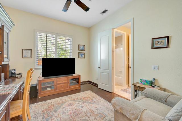 10659 Paseo Allegria Ave, San Diego CA: https://media.crmls.org/mediaz/71c925d6-6ffd-4725-92a4-c427480877e5.jpg