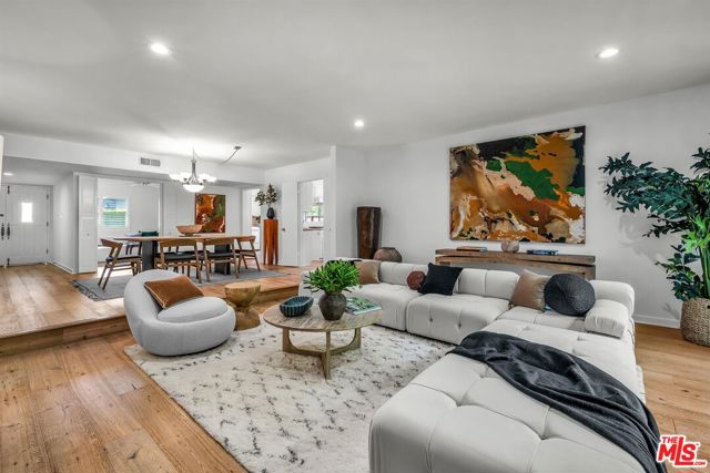 12243 Kling Street photo 6