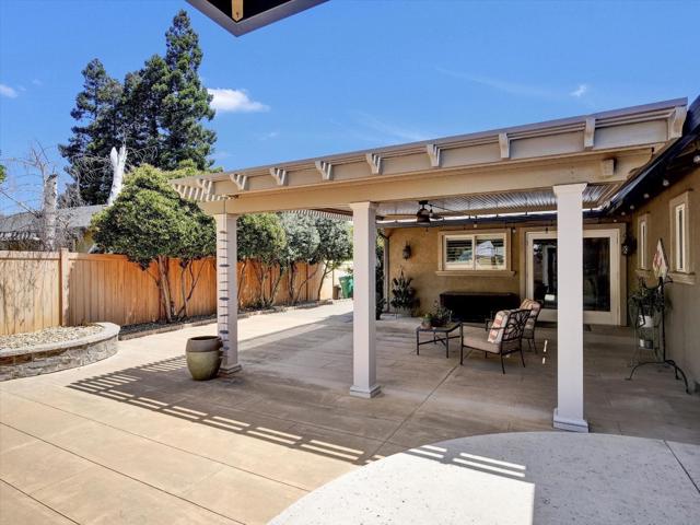2259 S Ham Lane, Lodi CA: https://media.crmls.org/mediaz/71c93e6f-2f37-4804-928f-2dafd35c9def.jpg