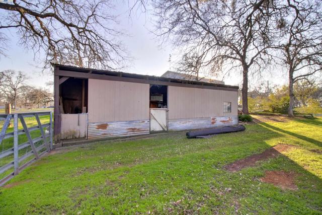 Image 41 of 60 For 15828 Barney Rd