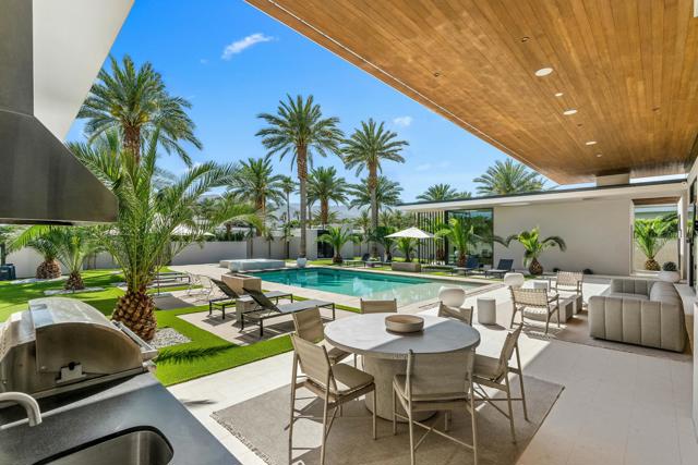 3 Makena Lane, Rancho Mirage CA: https://media.crmls.org/mediaz/71c9aabf-3d40-4974-9cef-c2fef03f14da.jpg