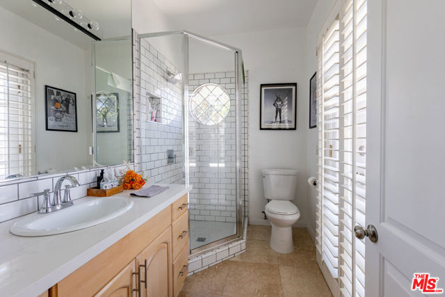 9660 W Olympic Boulevard, Beverly Hills CA: https://media.crmls.org/mediaz/71c9f968-646c-4f24-be73-8cb019eeb213.jpg