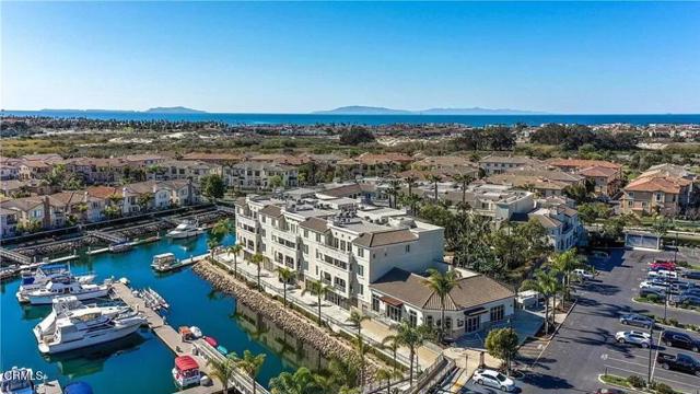 4346 Tradewinds Drive, Oxnard CA: https://media.crmls.org/mediaz/71ca5cb4-33bf-4ba7-8fdf-cb769cf964de.jpg
