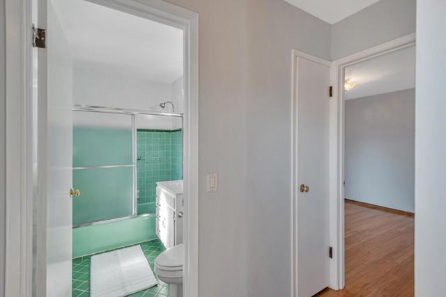 250 San Carlos Avenue, Redwood City CA: https://media.crmls.org/mediaz/71ca6b95-4c14-4cd6-80b4-3cc22100464d.jpg