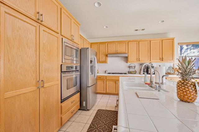 367 Sunburst Street, Los Banos CA: https://media.crmls.org/mediaz/71caf3fb-d5b2-46a9-9ade-0ad6a3b1492c.jpg