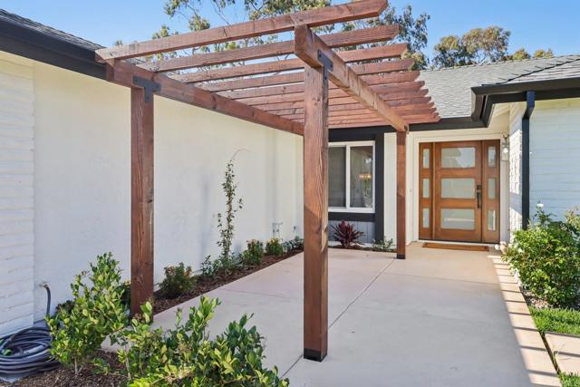 Detail Gallery Image 2 of 72 For 1358 Walnutview Dr, Encinitas,  CA 92024 - 4 Beds | 2 Baths