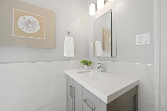 1249 Oak Street, San Mateo CA: https://media.crmls.org/mediaz/71cb0e15-dd90-44b3-9bdf-31211e613fcd.jpg