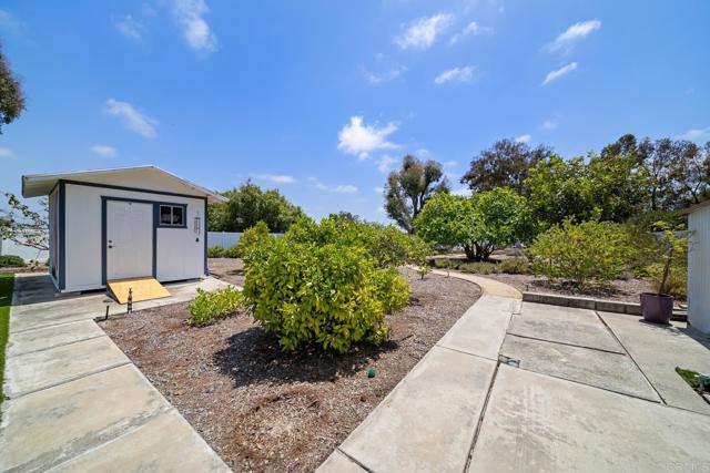 3923 San Pablo Avenue, Oceanside CA: https://media.crmls.org/mediaz/71cc15b5-5a04-40e9-9943-dd0d883a45d9.jpg