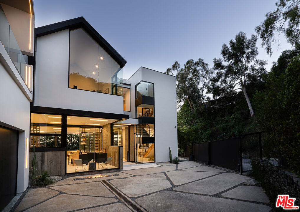 1772 N Crescent Heights Boulevard