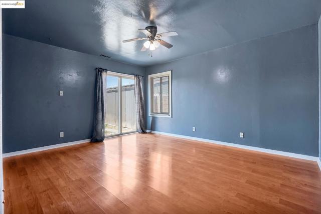 527 42nd Street, Richmond CA: https://media.crmls.org/mediaz/71ccd486-a57e-4b74-b99c-9cab6f6d5392.jpg