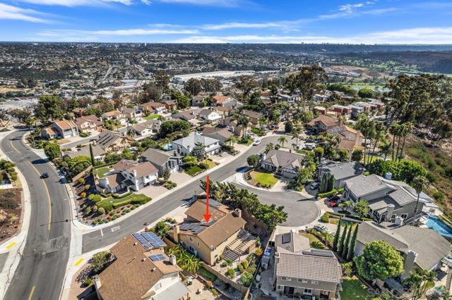11666 Papagallo Court, San Diego CA: https://media.crmls.org/mediaz/71ccd999-e9f6-4940-bbea-f4036d3e749d.jpg