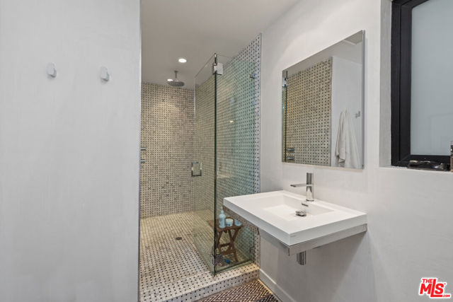 4616 Roma Court photo 23