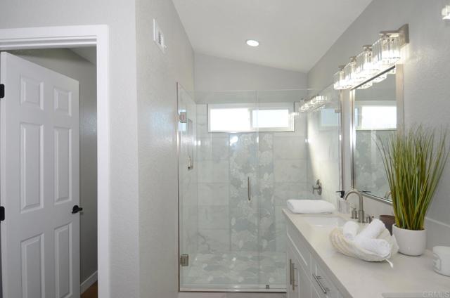 Detail Gallery Image 32 of 71 For 2755 Victoria Ave, Carlsbad,  CA 92010 - 4 Beds | 2/1 Baths