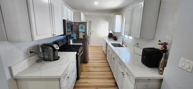 2132 Medford Ave, Escondido CA: https://media.crmls.org/mediaz/71cd8ad3-58b3-428a-a388-2ec70a903f0d.jpg