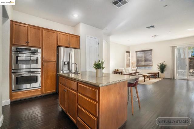 1839 Elizabeth Way, Brentwood CA: https://media.crmls.org/mediaz/71cdf26a-4586-4b72-8aed-b4f96bc438ea.jpg