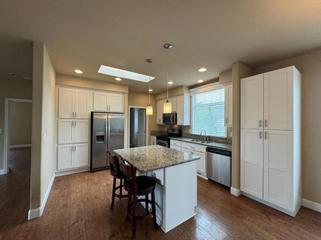73 Sailfish Court, Half Moon Bay CA: https://media.crmls.org/mediaz/71ce8012-d7c0-4b03-acfe-0ba858594c99.jpg